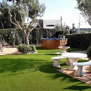 https://family-house-la-mora-beach-tarragona.top-hotels-tarragona.com