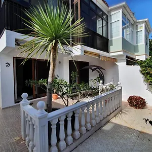 https://apartamento-luminoso-con-patio-y-jardn.tenerifehoteles.net