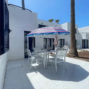 https://los-barqueros-corralejo.in-canary-islands.com